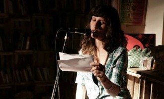 Aguantándole los trapos a la poesía