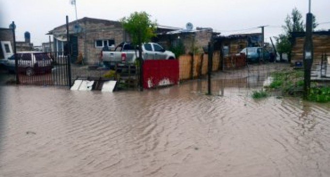 Neuquén paralizada por la lluvia más grande en 40 años