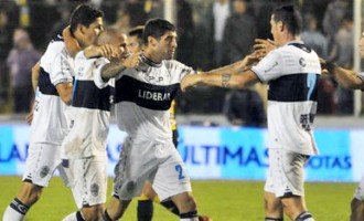 El Lobo ganó y se prendió arriba