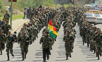 De militares, descolonización y torpezas