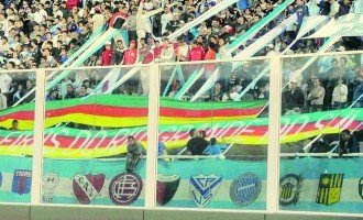 Barras demandarán a funcionarios por enviar sus datos a Brasil