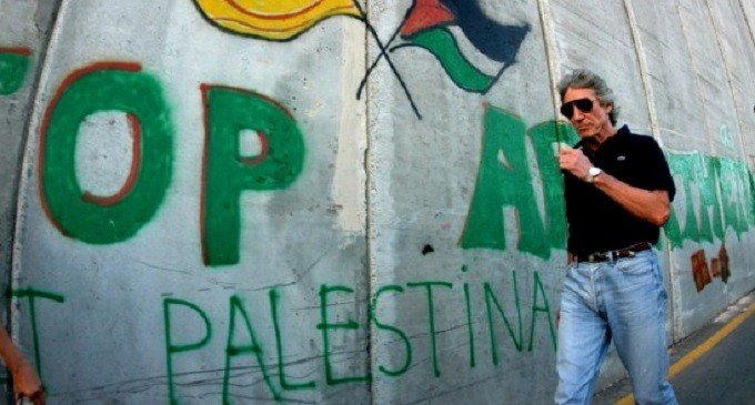 Waters sigue rompiendo la pared