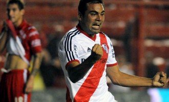River superó a Argentinos y acaricia el título