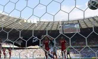 Argentina, sufriendo hasta el final, ya está en octavos