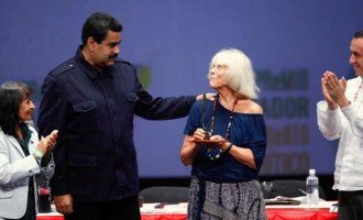 Marta Harnecker recibió el Premio Libertador al Pensamiento Crítico