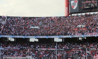 Murió hincha de River agredido por festejar un gol en la puerta de su casa