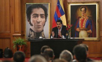 Nicolás Maduro propone refundar el Estado “para darle mayor poder al pueblo”