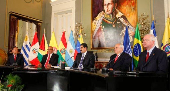 Samper asume la secretaría de Unasur con agenda de paz y desarrollismo