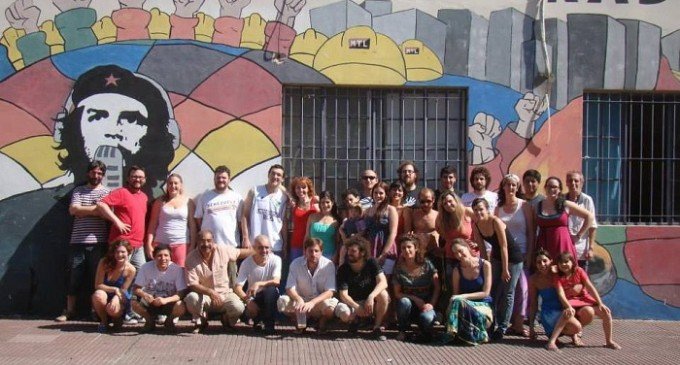 Premian en México a radio comunitaria de Argentina por un radioteatro sobre prostitución