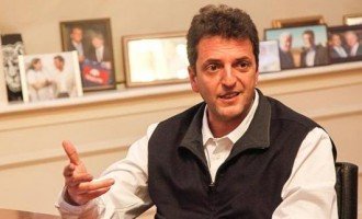 Massa también prometió mantener la AUH y la nacionalización de YPF