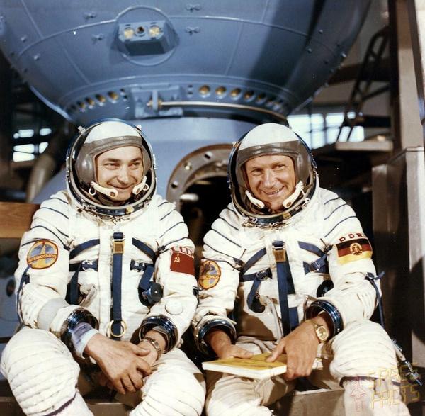 1978. El 26 de agosto de ese año Sigmund Jähn (derecha), de la RDA, se convirtió en el primer alemán en el espacio con la misión Soyuz 31