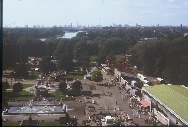 1984. Parque de atracciones Kulturpark Plänterwald en Berlín. Abierto desde 1969, hoy está en quiebra