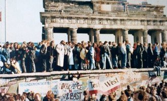 La caída del muro de Berlín: El mito de fundación del neoliberalismo