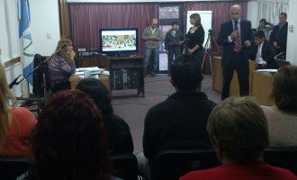 Juicio por jurados: “Le hacen creer a la gente que participa”