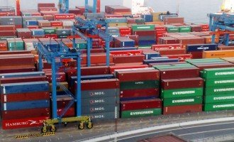 Abril con caída del superávit comercial