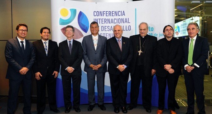 Rafael Correa llama a crear una Corte Internacional de Justicia Ambiental