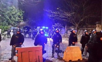 La policía desaloja a trabajadores de la Línea 60 en Constitución