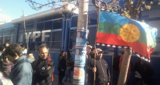 Integrantes del Pueblo Mapuche ocuparon oficinas de YPF en Neuquén