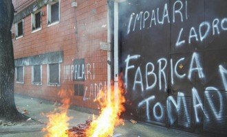Trabajadores de La Hoja toman la fábrica en Rosario