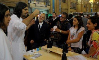 Ciencia sí, Macri no: manifestación de investigadores y científicos sobre el ballotage