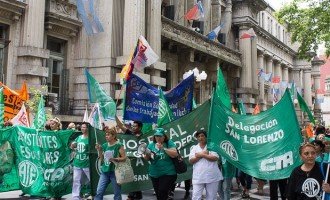 Estatales se movilizan en Rosario