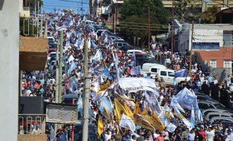 Masiva movilización de trabajadores petroleros
