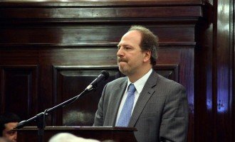 “La mano invisible del mercado no garantiza pluralismo ni diversidad”