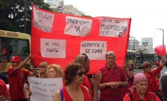 Organizaciones de pacientes de Hepatitis C concentraron en el Ministerio de Salud