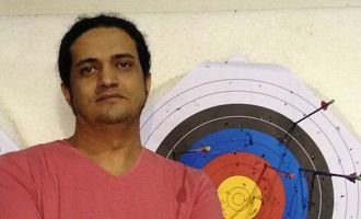 Arabia Saudita: condenan a muerte al poeta palestino Ashraf Fayadh