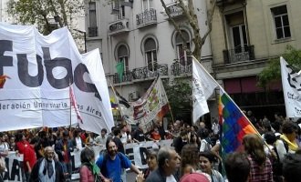 La FUBA realiza una asamblea de estudiantes despedidos