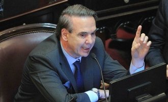 Miguel Ángel Pichetto: “Néstor le pagaría a los holdouts”