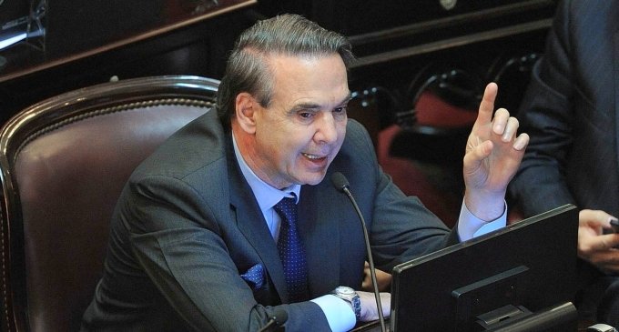 Miguel Ángel Pichetto: “Néstor le pagaría a los holdouts”