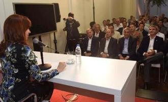 Cristina reunió a los jefes comunales bonaerenses