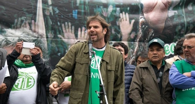 “Los trabajadores están más politizados pero falta avanzar en su sindicalización”