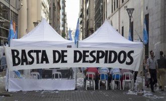 Despidos y suspensiones en Petroleros, Químicos, Seguros y otros rubros