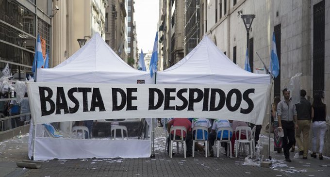 Despidos y suspensiones en Petroleros, Químicos, Seguros y otros rubros