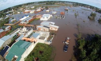 Siete mil evacuados y 15 mil damnificados por las inundaciones en el litoral