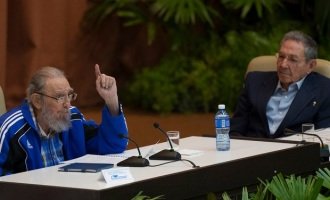 Fidel Castro: “A todos nos llegará nuestro turno, pero quedarán las ideas y el pueblo vencerá”