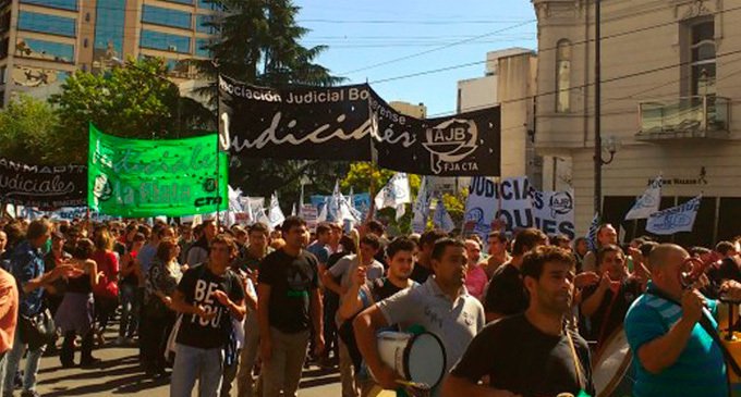Buenos Aires: Judiciales paran por 48 horas y médicos logran su primera reunión paritaria