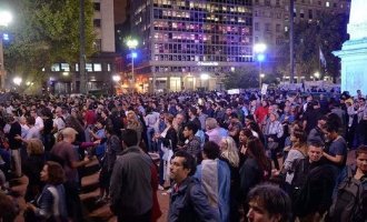 Miles de personas en Plaza de Mayo para exigir la renuncia de Macri