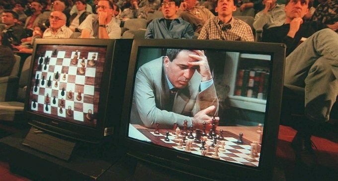 Kasparov: “Mi mejor baza contra la maquina es mi intuición humana”