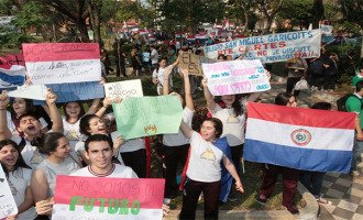 Paraguay: el presidente se comprometió a cumplir las demandas estudiantiles