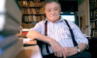 Extrañar a Mario Benedetti
