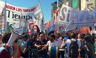 Censura, despidos y persecución: el día del periodista según Macri