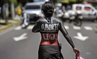 Rechazan reforma del Código Penal que criminaliza el aborto en República Dominicana