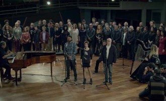 (Video) Cien músicos piden justicia por la AMIA cantando La Memoria de León Gieco