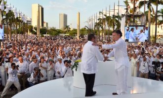 Histórico acuerdo de paz tras medio siglo de conflicto armado en Colombia