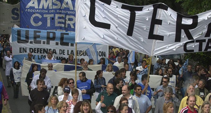 Se confirmó el paro nacional docente para este martes 27