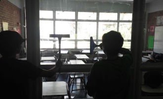 Estudiantes del Lenguas Vivas realizan trabajo voluntario ante la crisis de infraestructura escolar