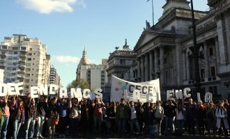 Miles de personas contra el recorte del presupuesto para ciencia